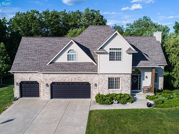 3rd image of 7477 Paradise Ct