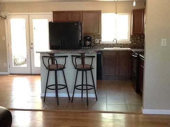 Kitchen Breakfast Bar