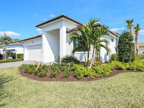 3rd image of 15800 Amelia Terrace