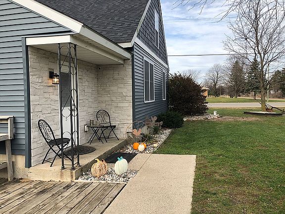 3rd image of 8804 Lake Michigan Dr