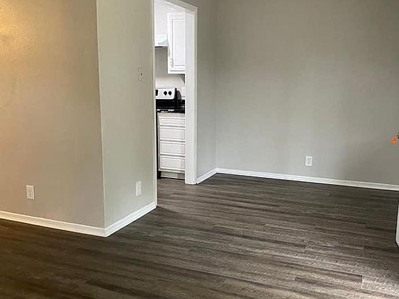 3rd image of 2535 McFaddin St APT 4