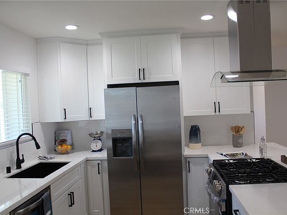 4th image of 2371 Stearnlee Ave