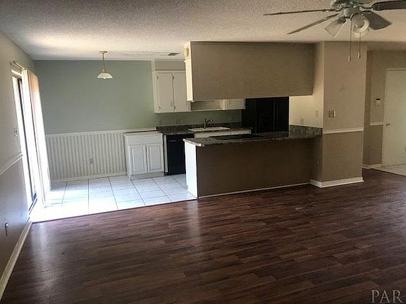 4th image of 10825 Silver Creek Dr