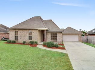 114 Cranberry Dr, Broussard, LA 70518