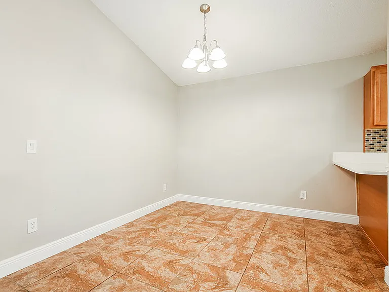 1001 Manigan Ave — Photo 5