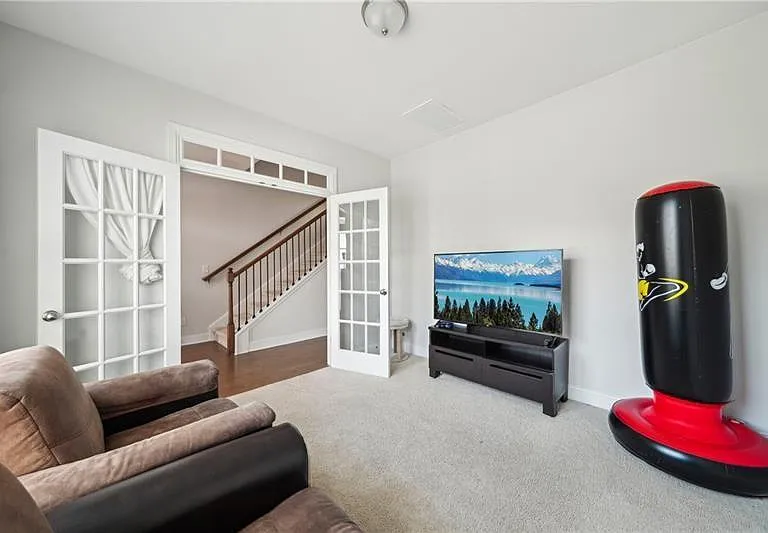 7455 Easton Valley Ln — Photo 6