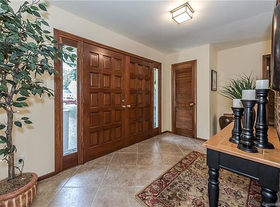 3rd image of 5426 Camilla Dr