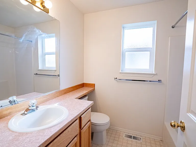 1502 N Madson Ln — Photo 9