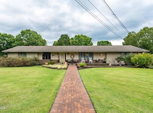 415 Meadow Brook Dr, Kingsport, TN 37663