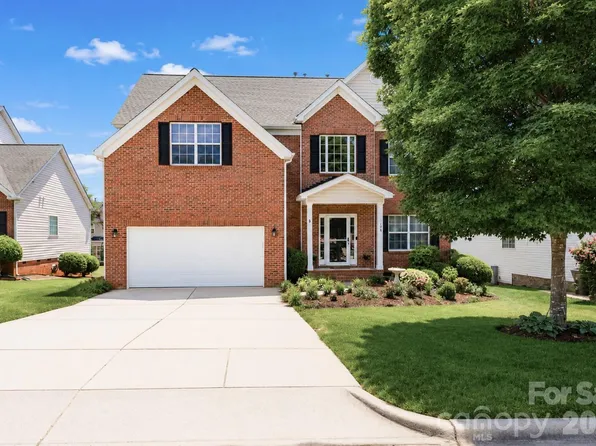 106 Planters Dr, Statesville, NC 28677
