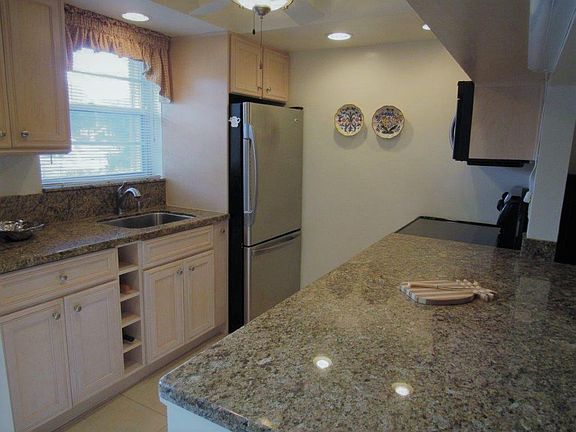 5th image of 2929 SE Ocean Blvd Unit Un 130 4