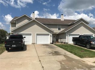 104 NE Sunshine St APT B, Oak Grove, MO 64075