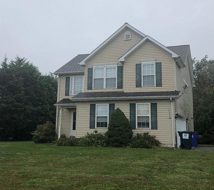 1st image of 94 Yellow Wood Dr