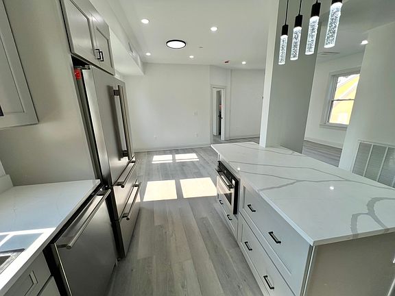 4th image of 18 Dunreath St