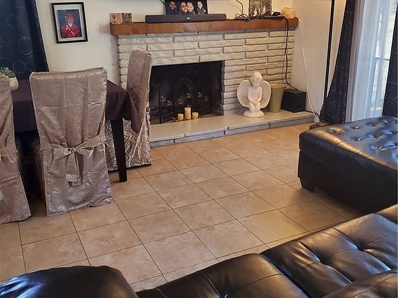 5th image of 2251 Logan St