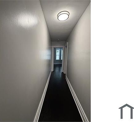5th image of 2220 Helen St