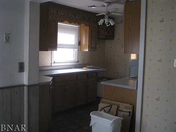 3rd image of 717 E McKinley St