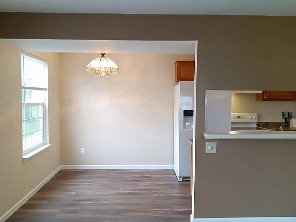 2nd image of 3105 Sunnyside Ct