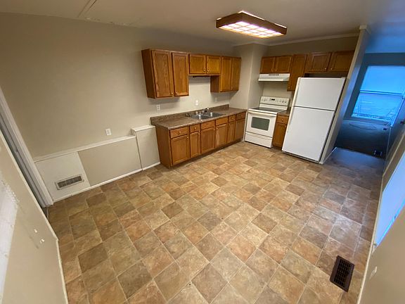 5th image of 1115 Ebeling Dr