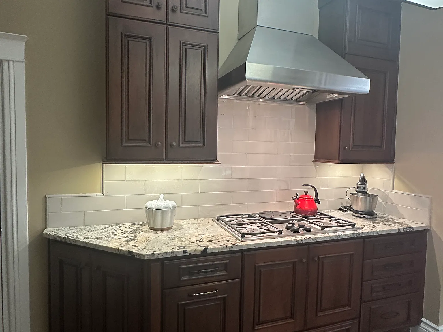 1 bed, 1.5 bath, 875 sqft, $2,500 — Photo 2