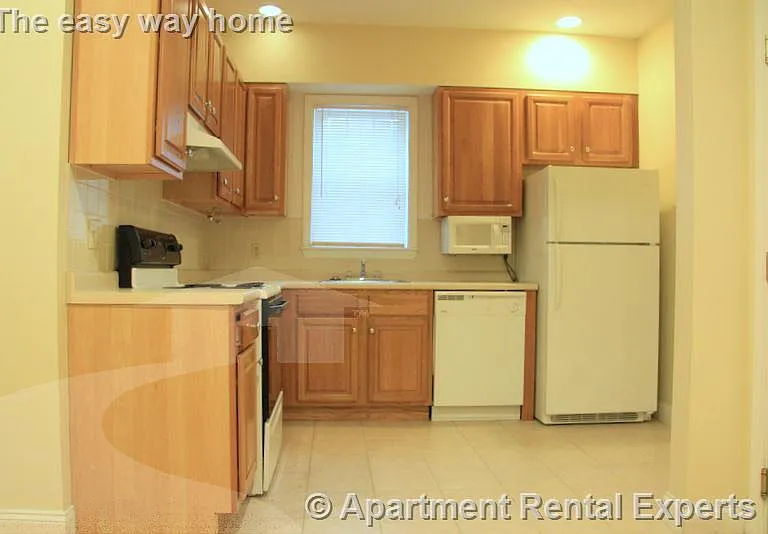 460 Green St #3 — Photo 2