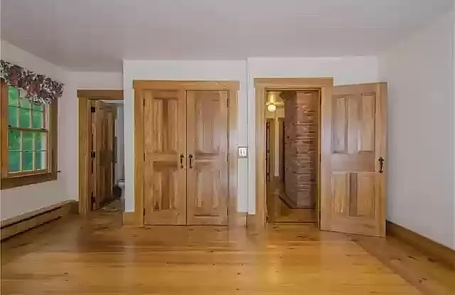 Master bedroom with en suite bath