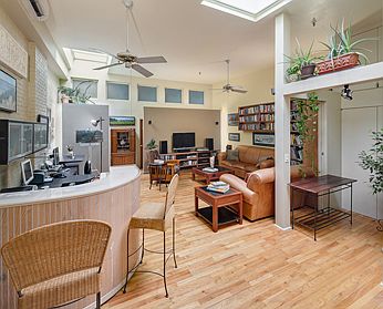 3rd image of 43 Murray St APT 5A