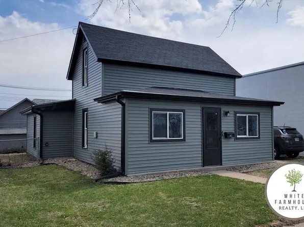 107 Lincoln St, Wayne, NE 68787