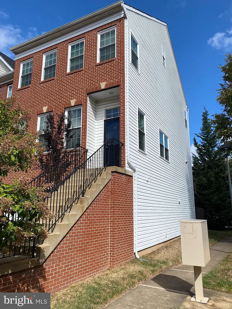 Building Photo - 2509 William Taft Ct
