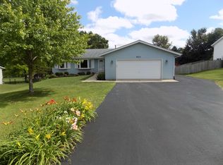 6615 Sutter Dr, Roscoe, IL 61073