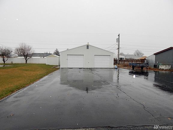 2nd image of 4337 Moon Dr NE