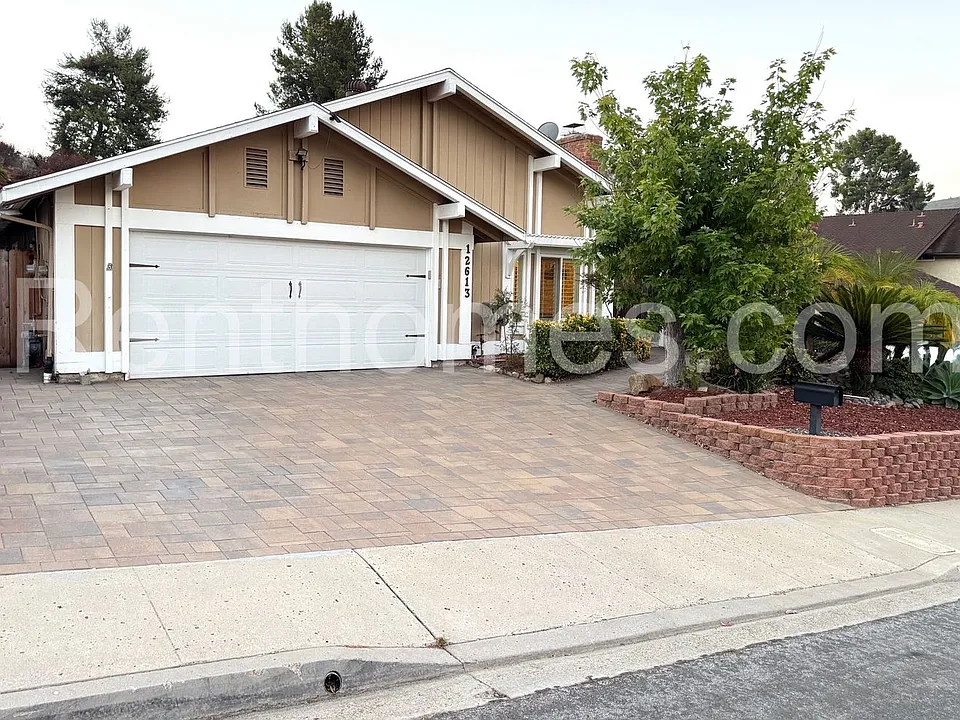 12613 Cabezon Pl