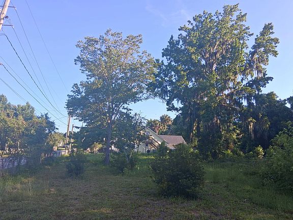 2nd image of 695 S Rodriquez St