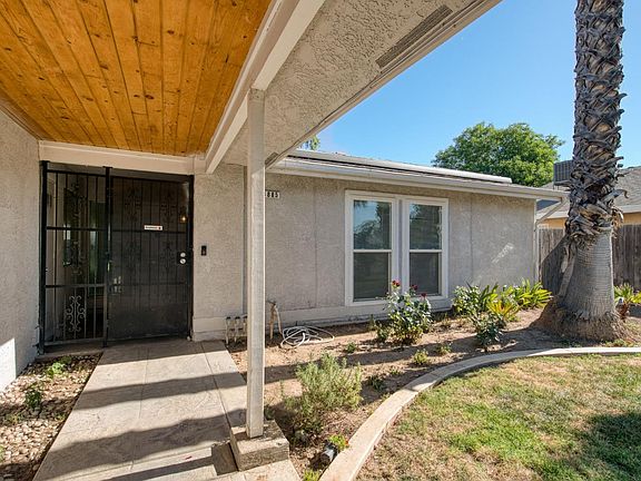 4th image of 4885 E Atchison Ave