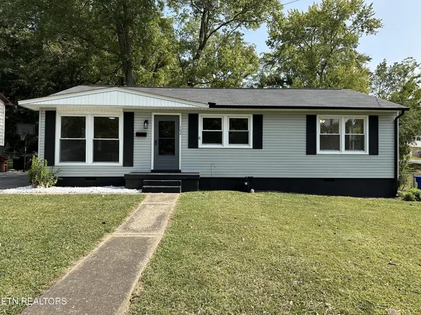 102 Ashland Ln, Oak Ridge, TN 37830