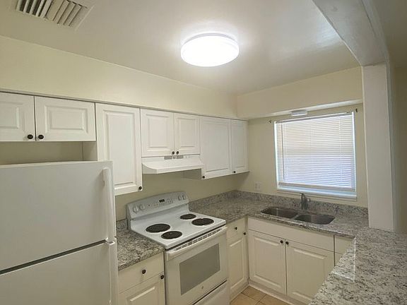 3rd image of 500 75th Ave N Unit 5