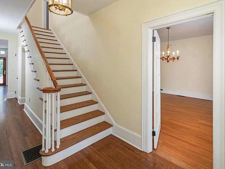 254 Jefferson Rd — Photo 5