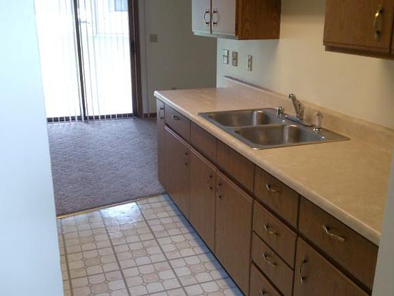3rd image of 1655 Pyle Dr APT 1B