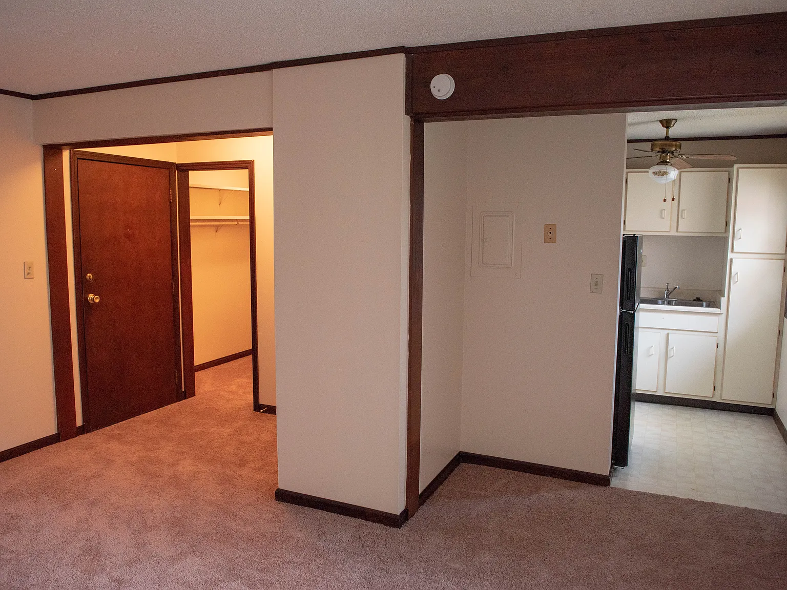Cedar Point Apartments — Photo 4