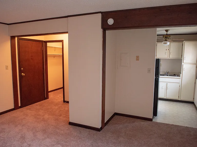 Cedar Point Apartments — Photo 4