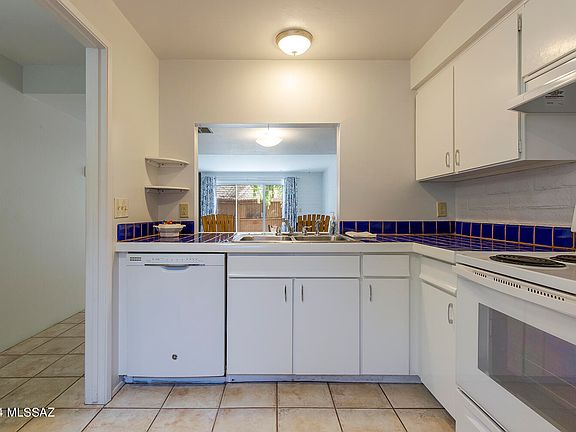5th image of 2875 N Tucson Blvd APT 14