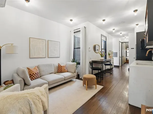 43 Thorne St #1B, Jersey City, NJ 07307