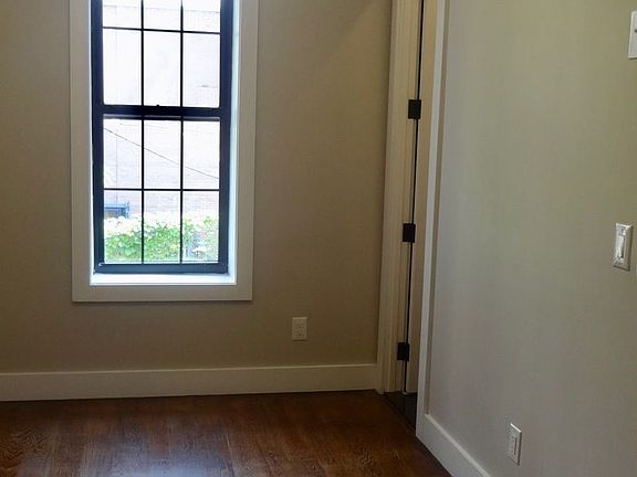 4th image of 228 Manhattan Ave APT 2