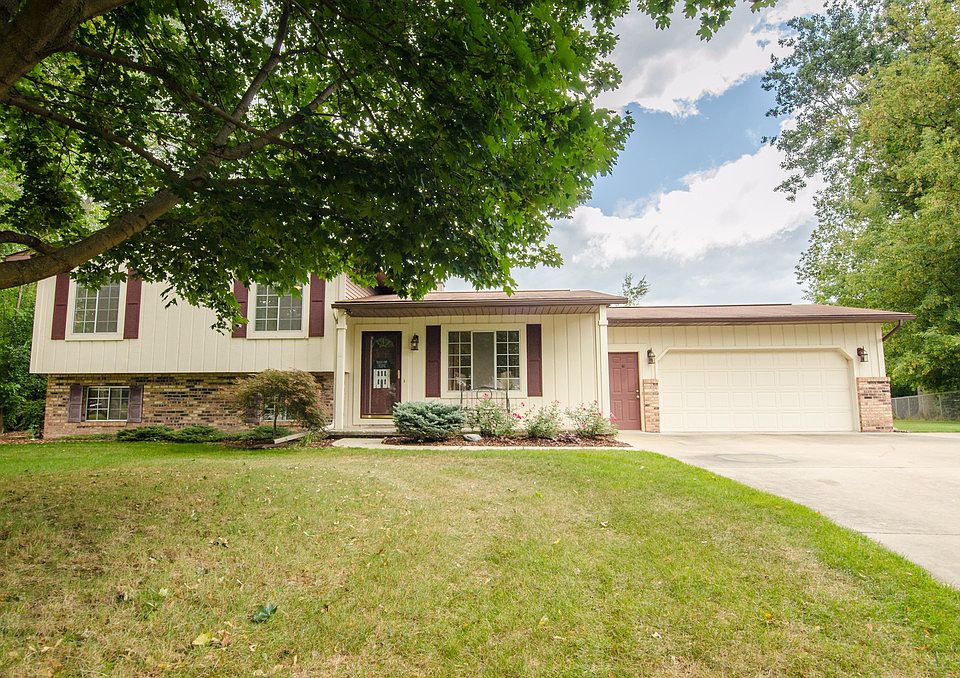 1st image of 3224 Fuller Dr