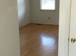 2962 Mayer Dr, Saint Charles, MO 63301