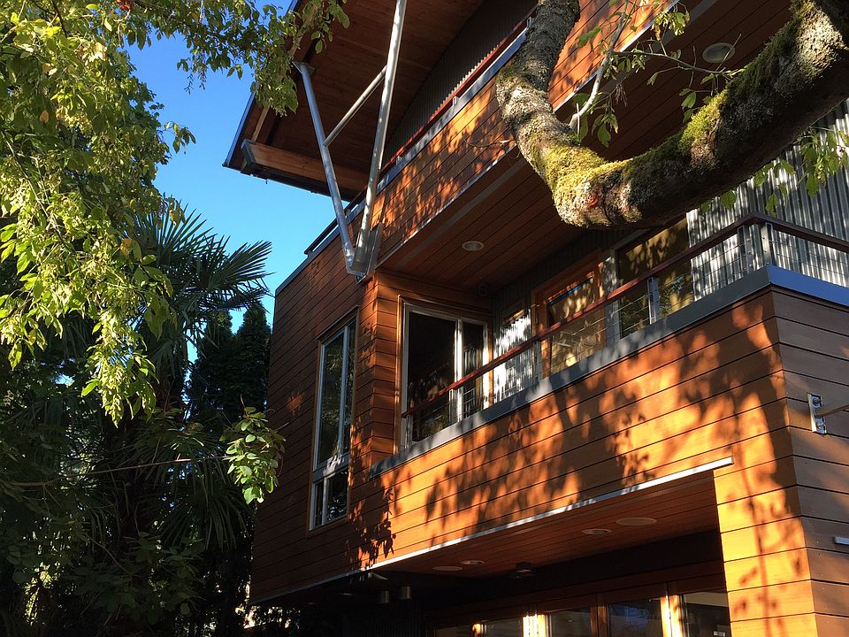 2nd image of 3810 NE 52nd St