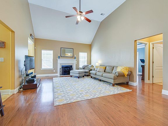 4th image of 5104 Shadow Creek Dr