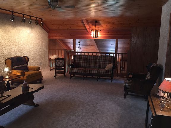 Loft area on 2nd floor