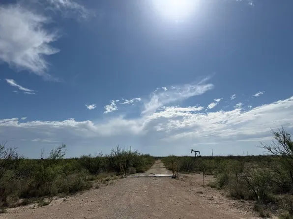 Humble Ln, Fort Stockton, TX 79735