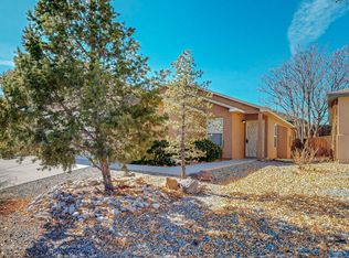 409 Desert Bluff Dr SW, Albuquerque, NM 87121